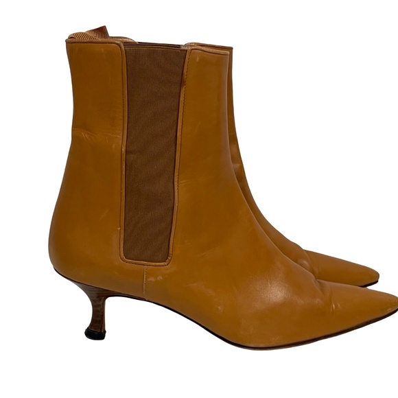 MANOLO BLAHNIK Camel Leather Pointed Toe Kitten Heel Ankle Bootie EU38 US 8 - Picture 1 of 11